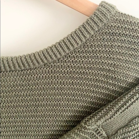 green sweater crop top - Picture 3 of 3